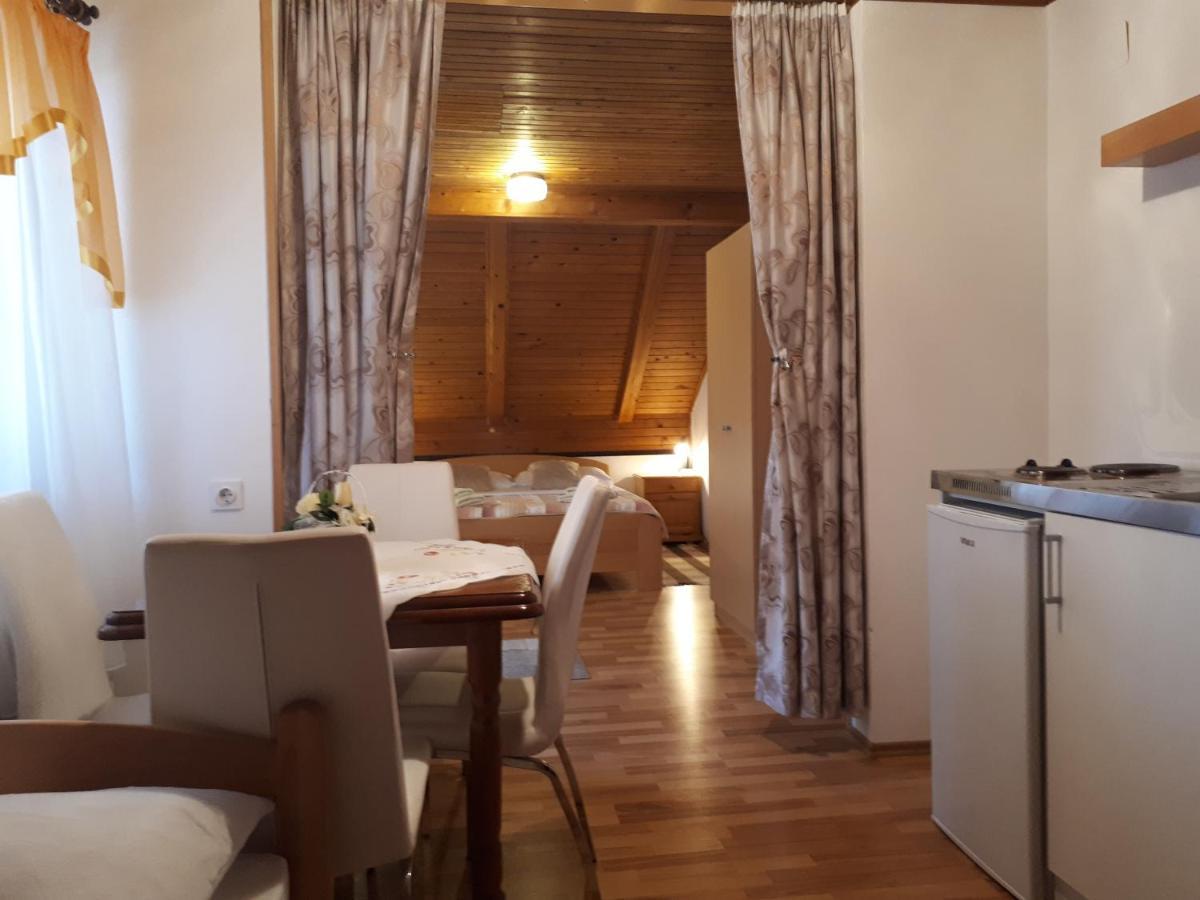 Guest House Family Varda Plitvice Lakes Плитвицька Єзера Екстер'єр фото