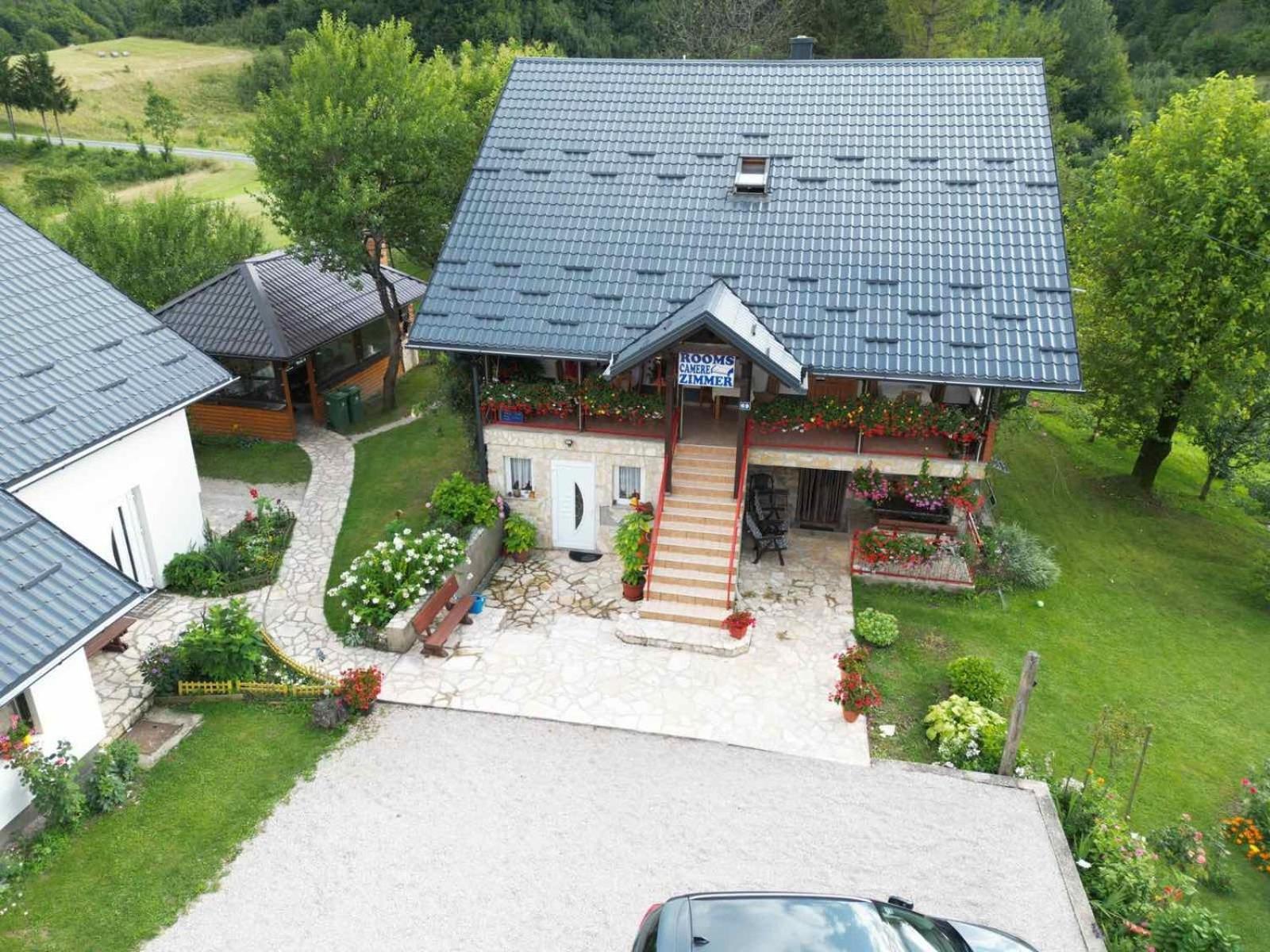 Guest House Family Varda Plitvice Lakes Плитвицька Єзера Екстер'єр фото